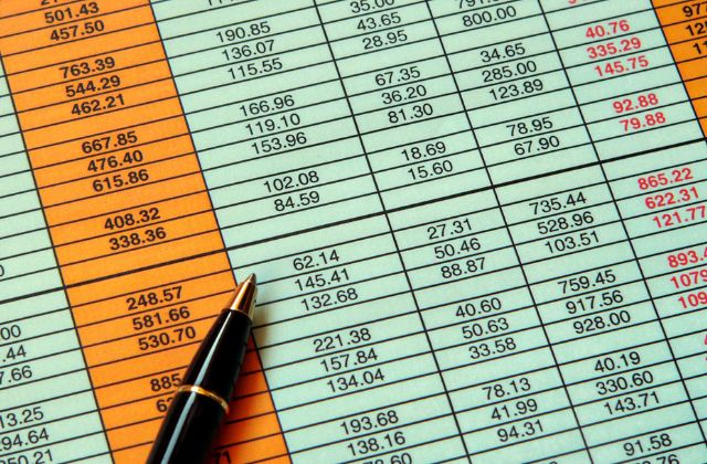 Microsoft Excel stresszmentesen online tanfolyam - táblázat papíron, toll